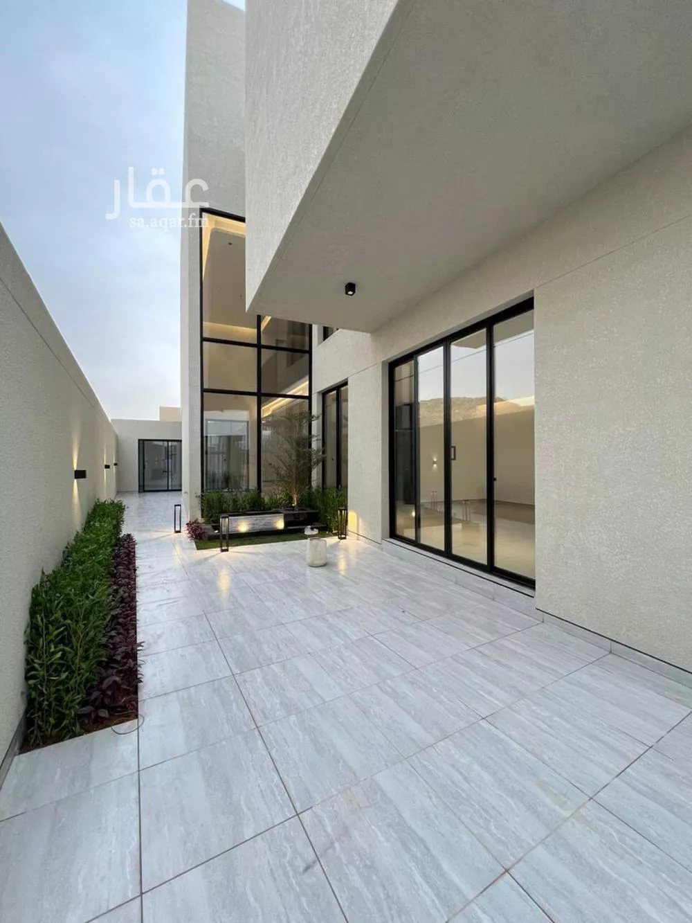 فيلا 5 غرف في العارض 2