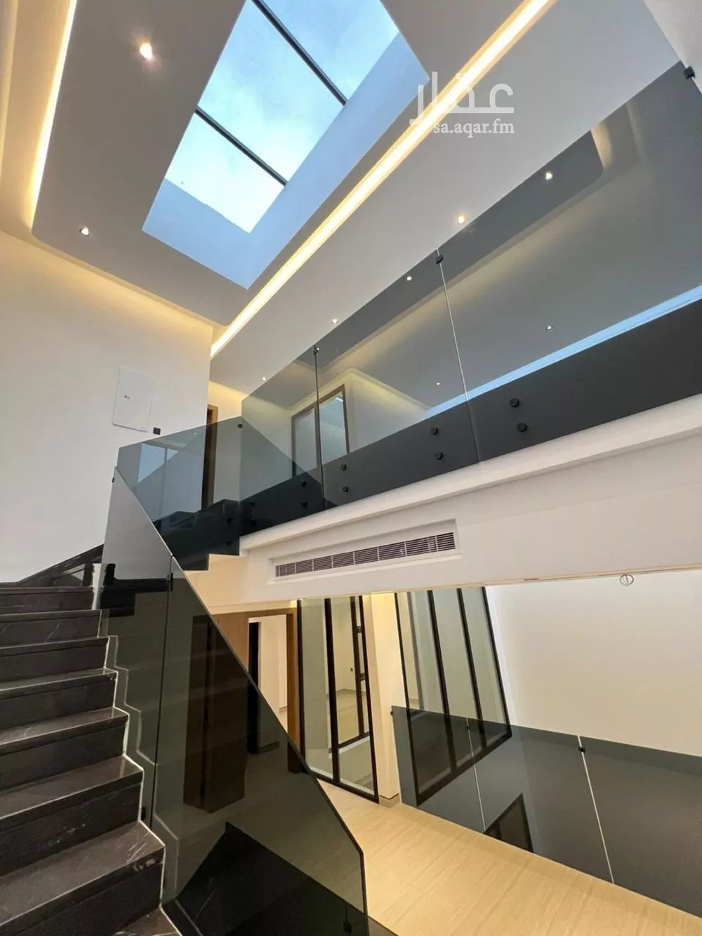 فيلا 5 غرف في العارض 12