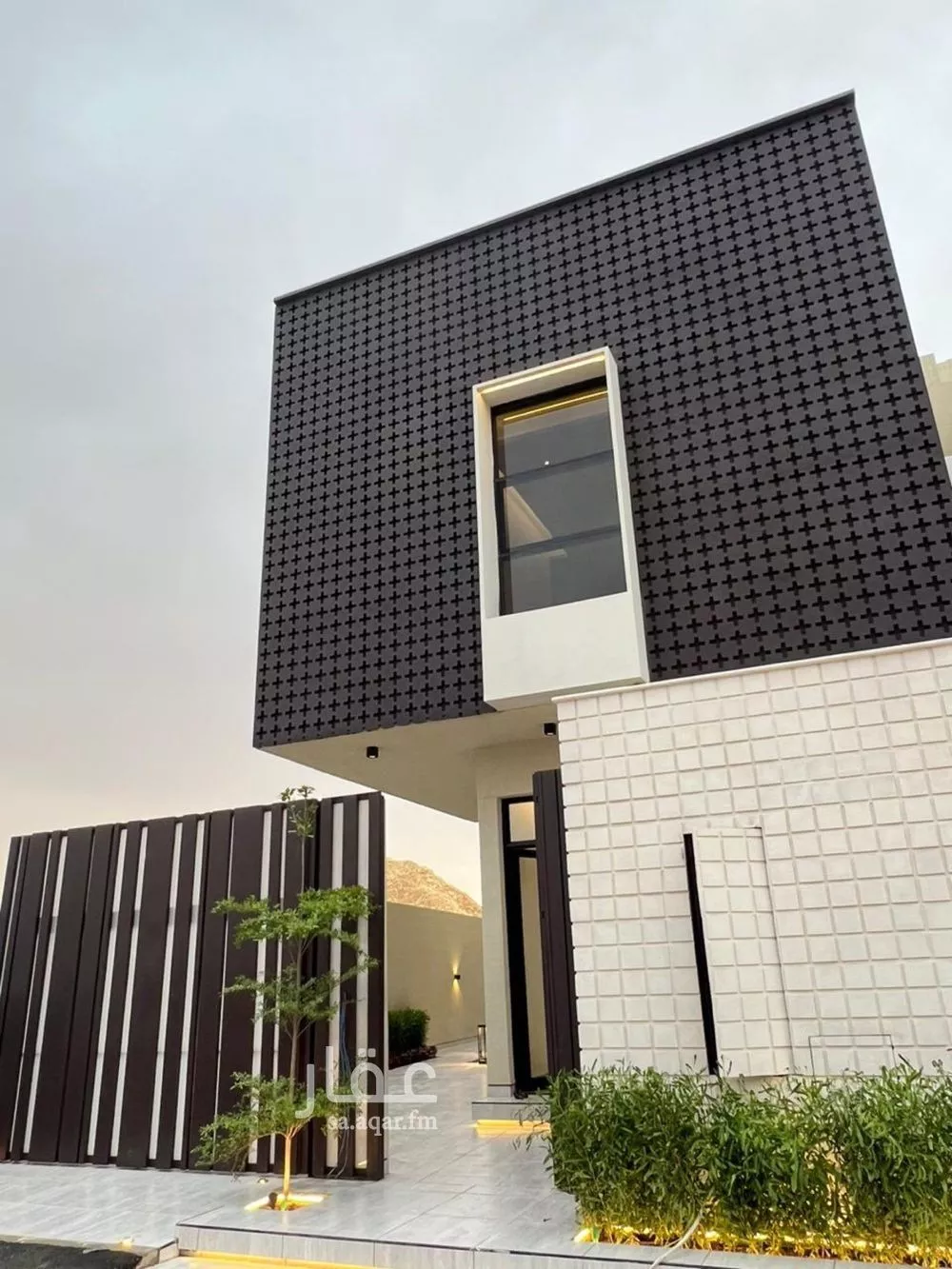 فيلا 5 غرف في العارض 15