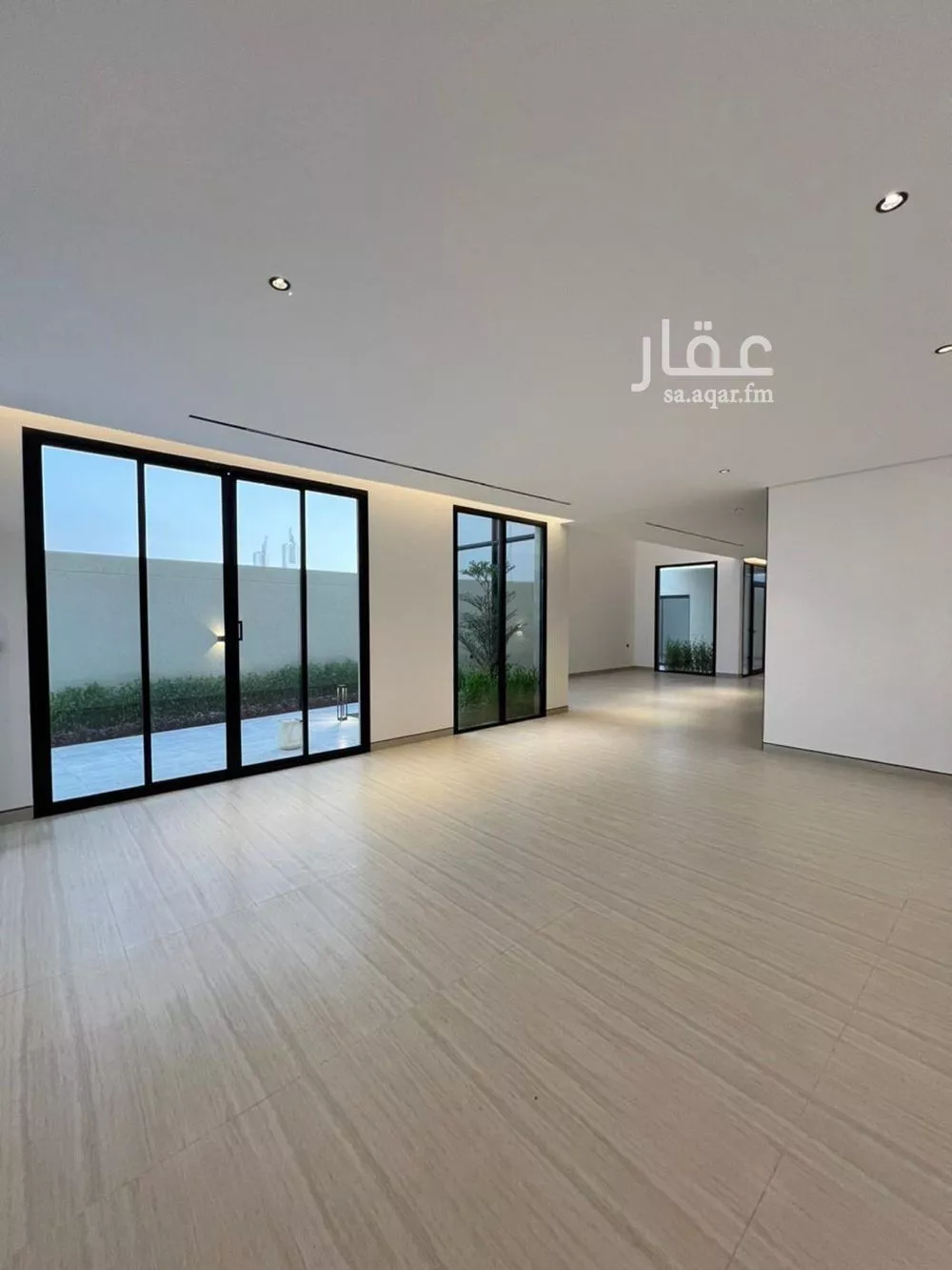 فيلا 5 غرف في العارض 3