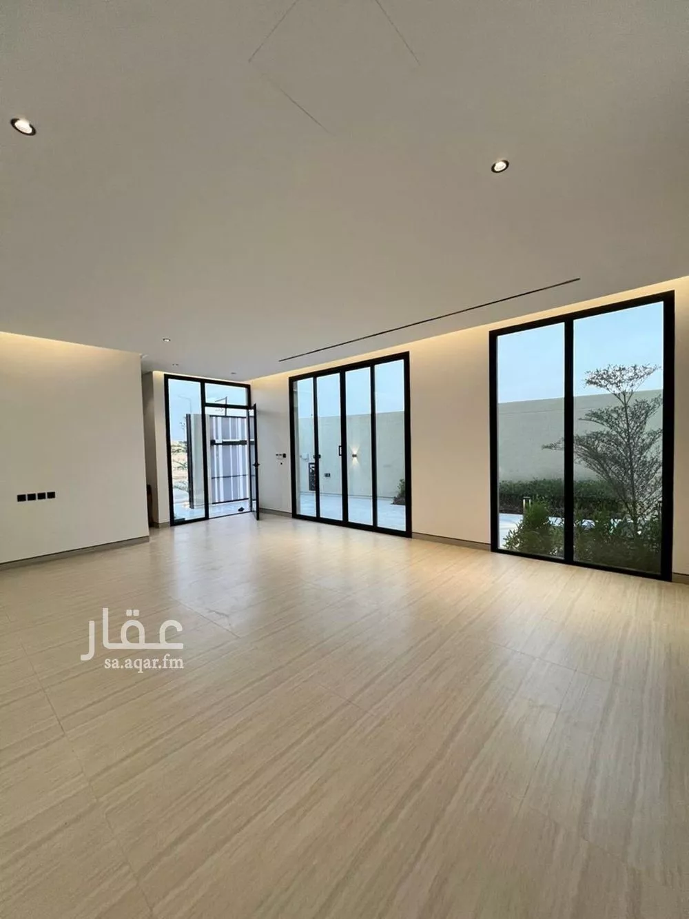 فيلا 5 غرف في العارض 4