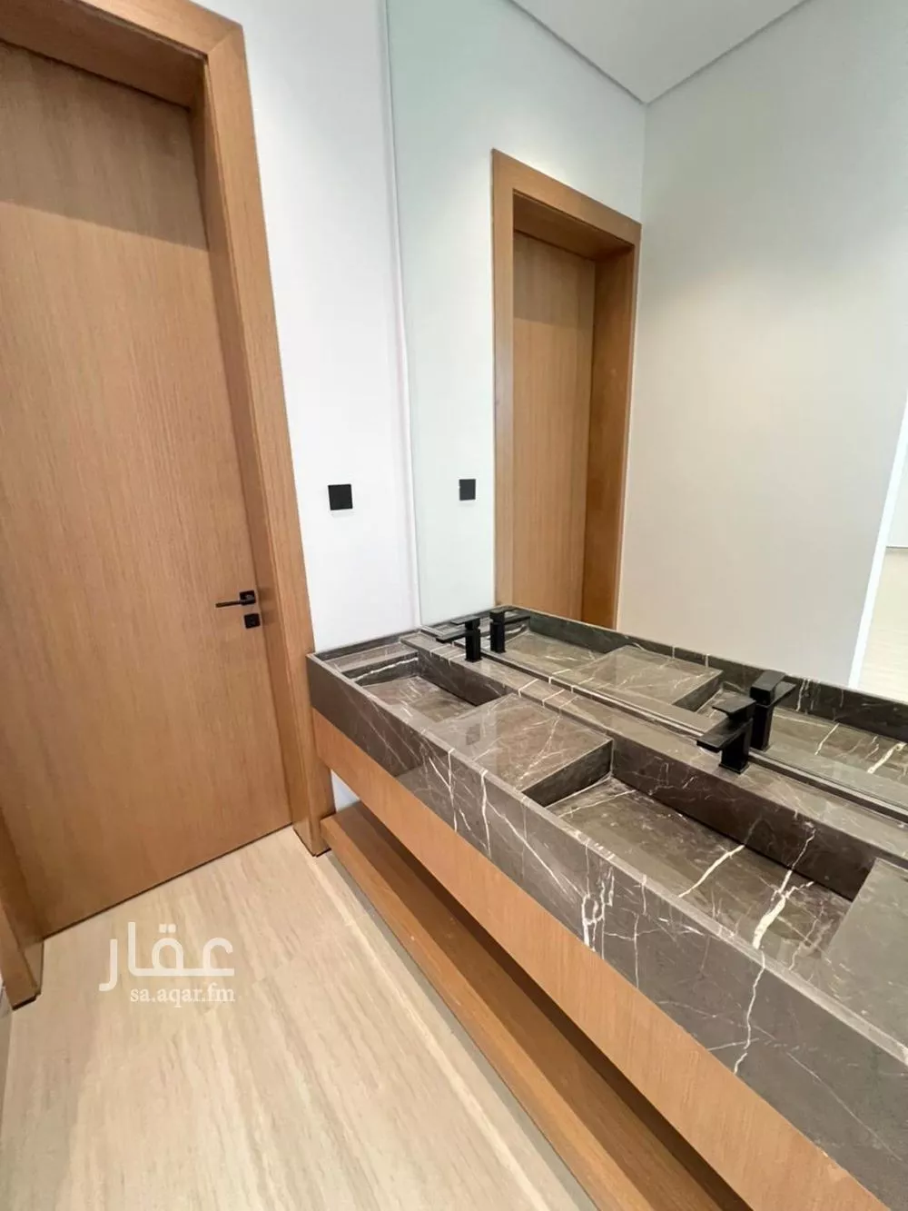 فيلا 5 غرف في العارض 5