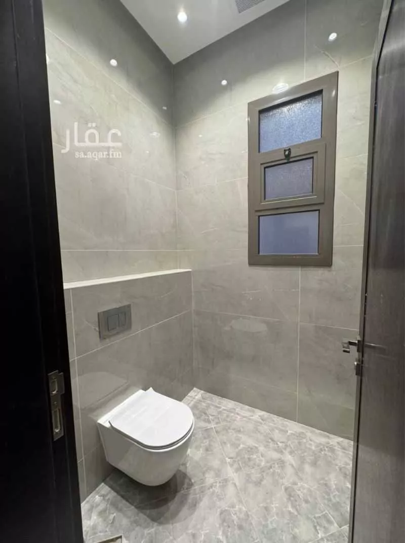 فيلا 10 غرف في الروضة 15