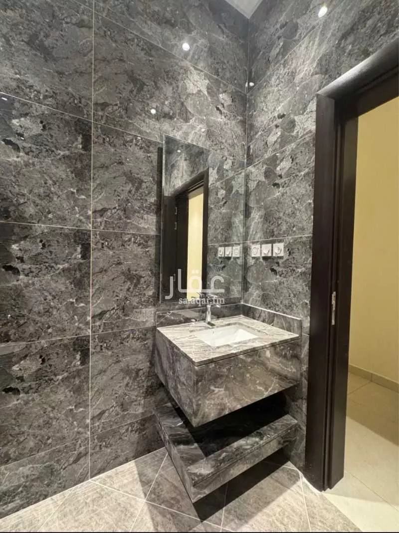 فيلا 10 غرف في الروضة 3