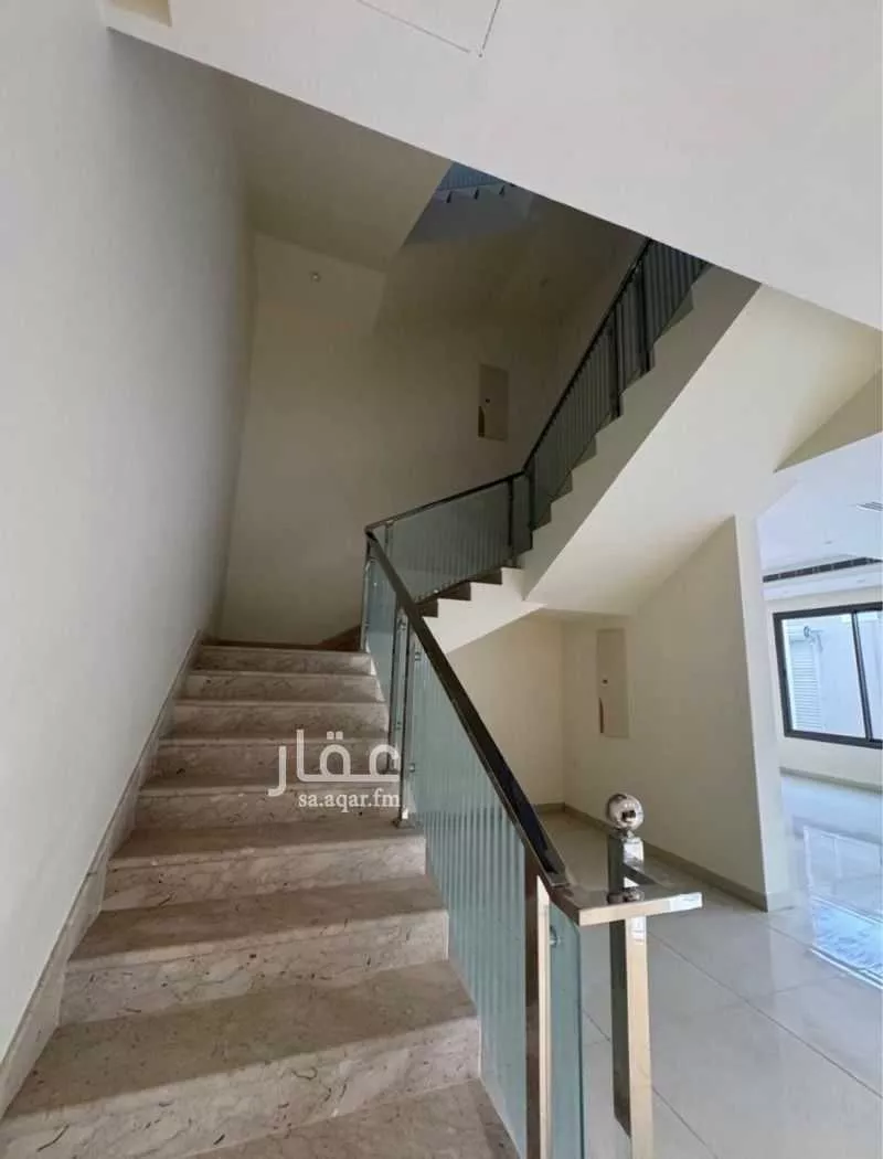 فيلا 10 غرف في الروضة 5