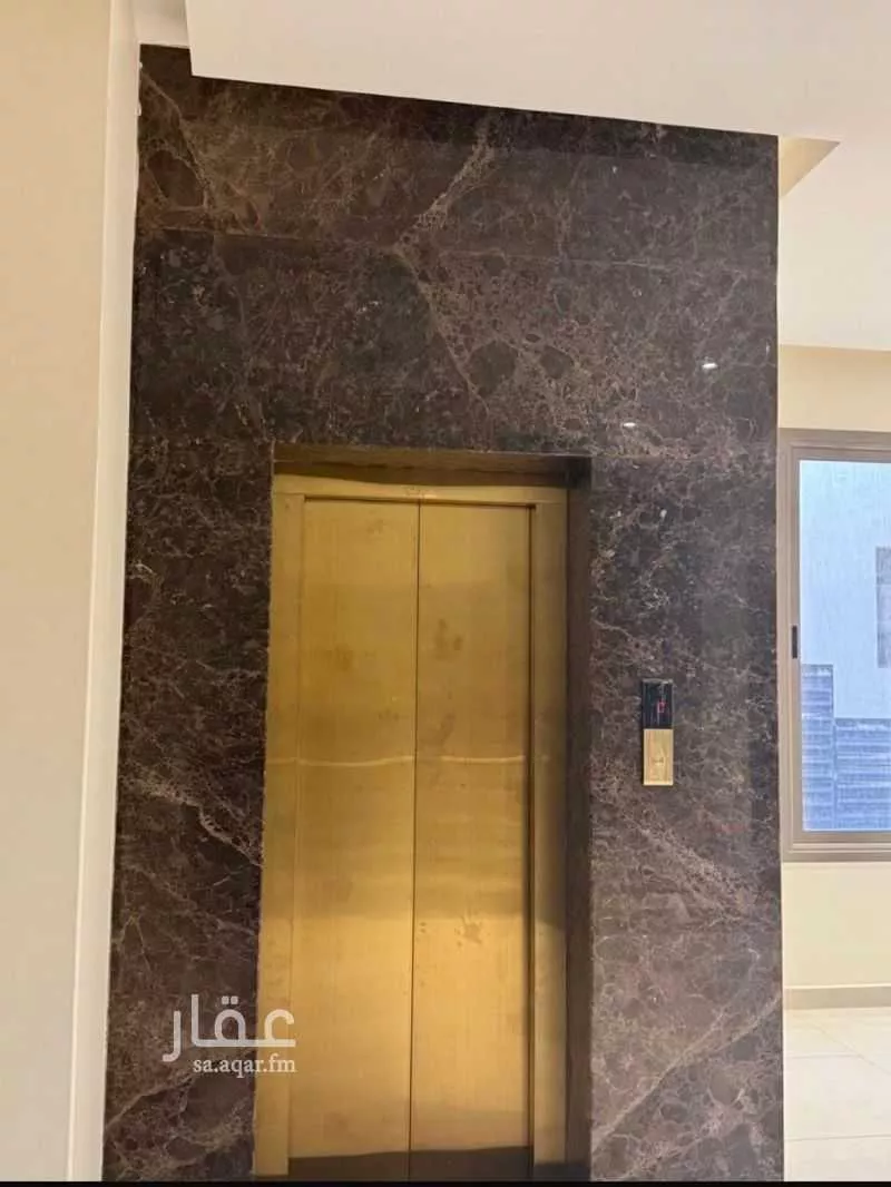 فيلا 10 غرف في الروضة 9