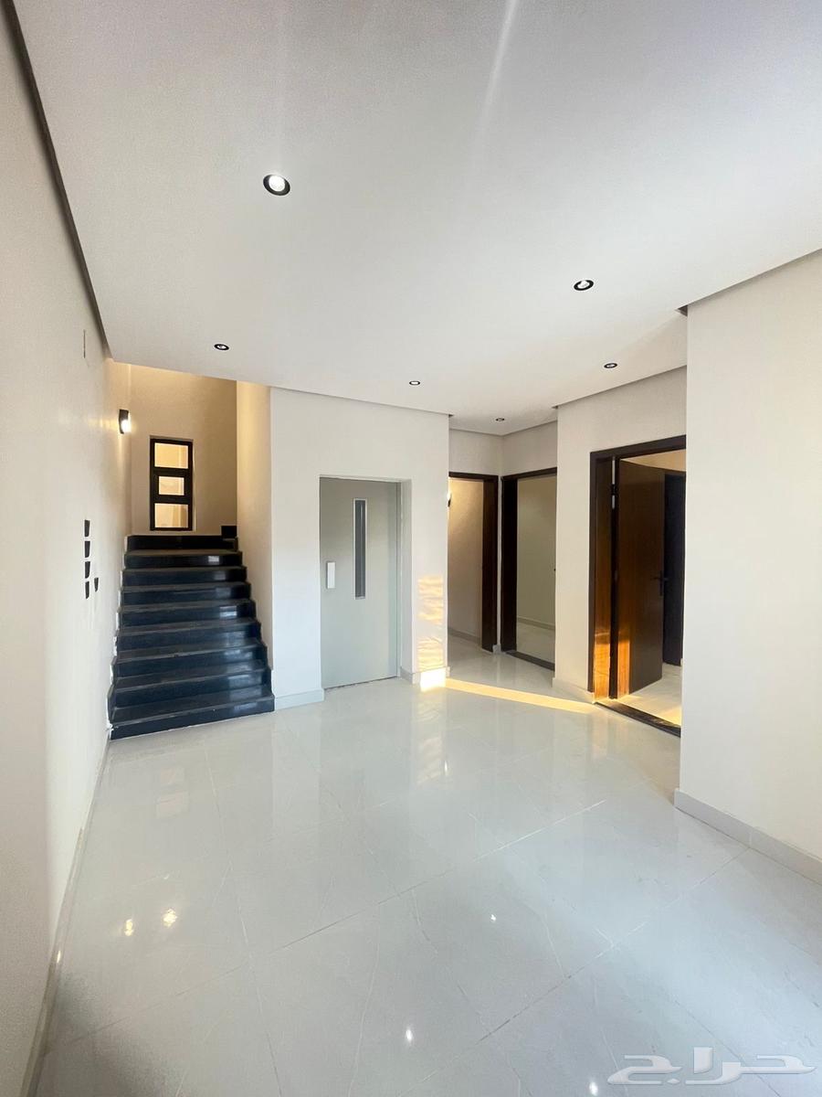 9 bedroom villa in Al Ukayshiyyah 3