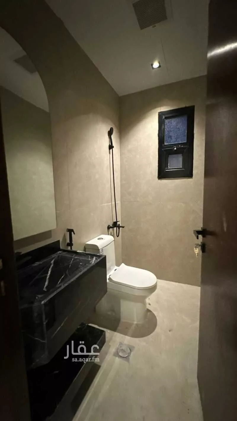 7 bedroom villa in Ash Sharq 11