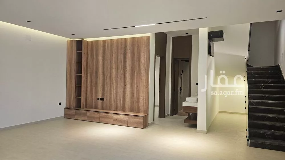 5 bedroom villa in Al Farouq 11