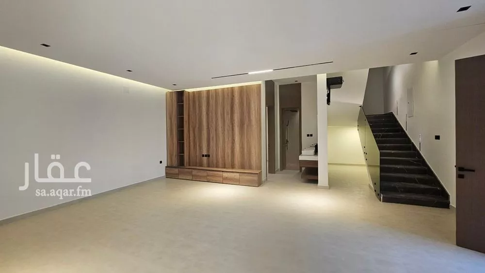5 bedroom villa in Al Farouq 13