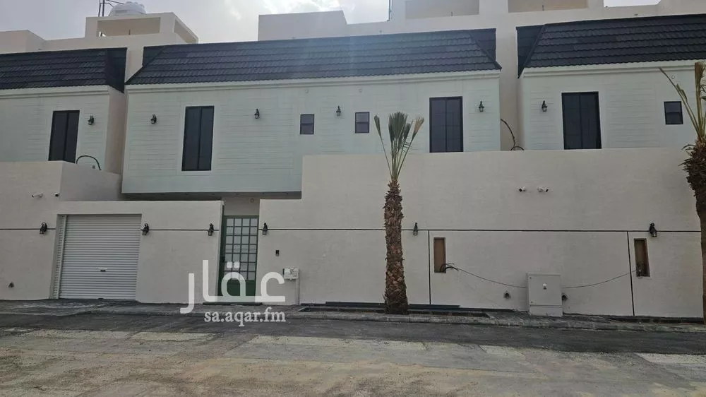 5 bedroom villa in Al Farouq 17