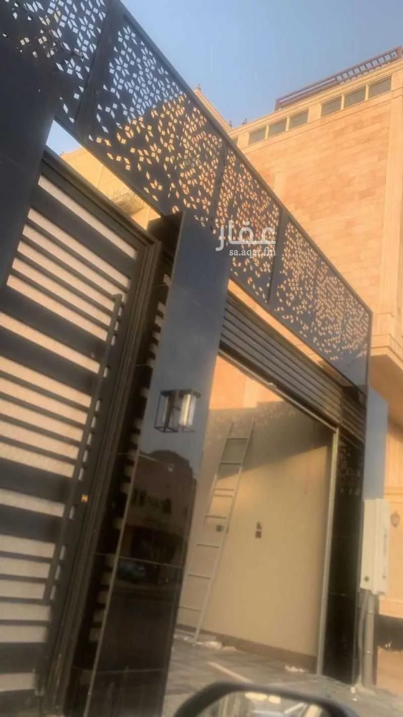 فيلا 10 غرف في الملك فهد 5