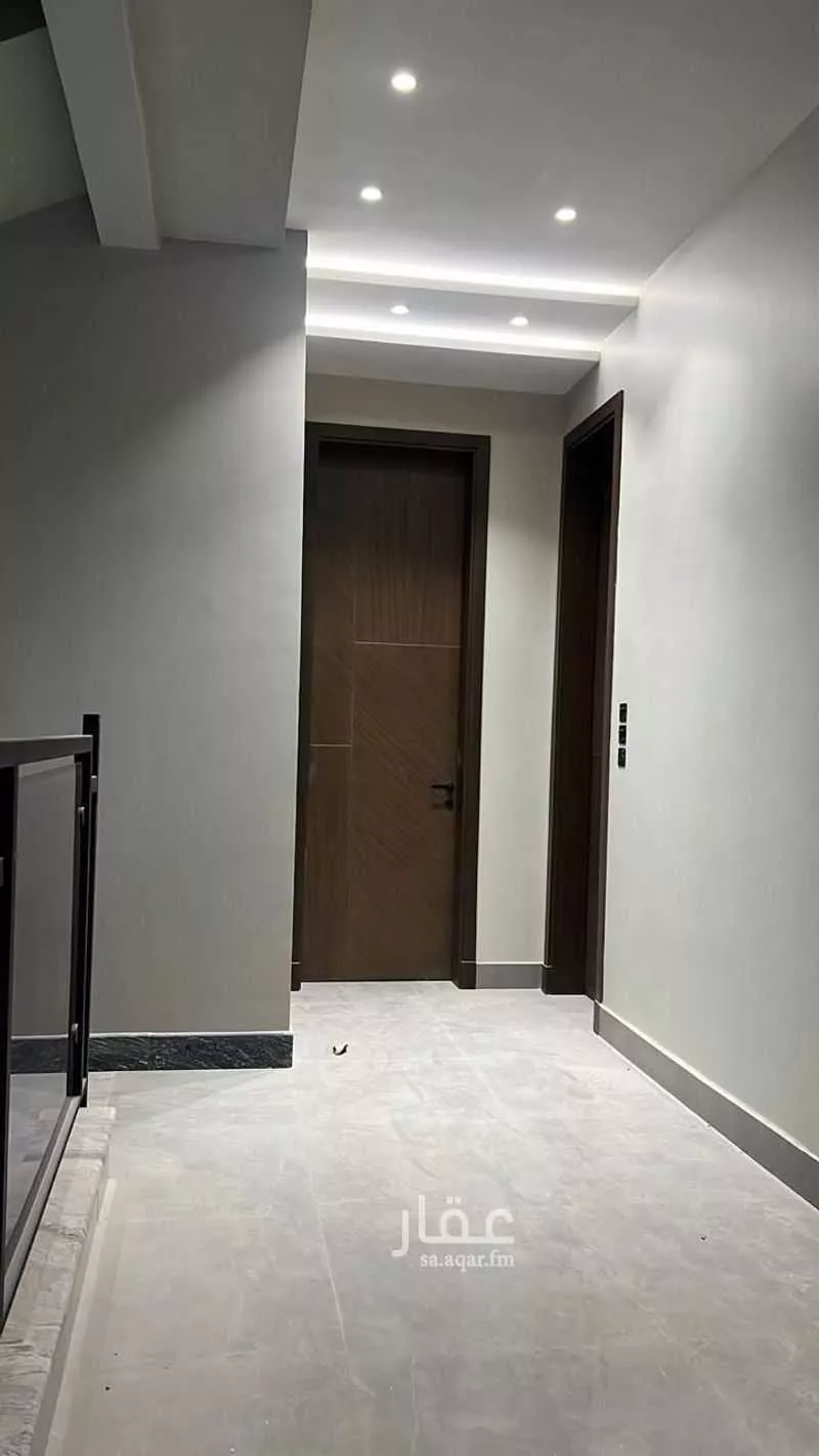 فيلا 10 غرف في الملك فهد 6