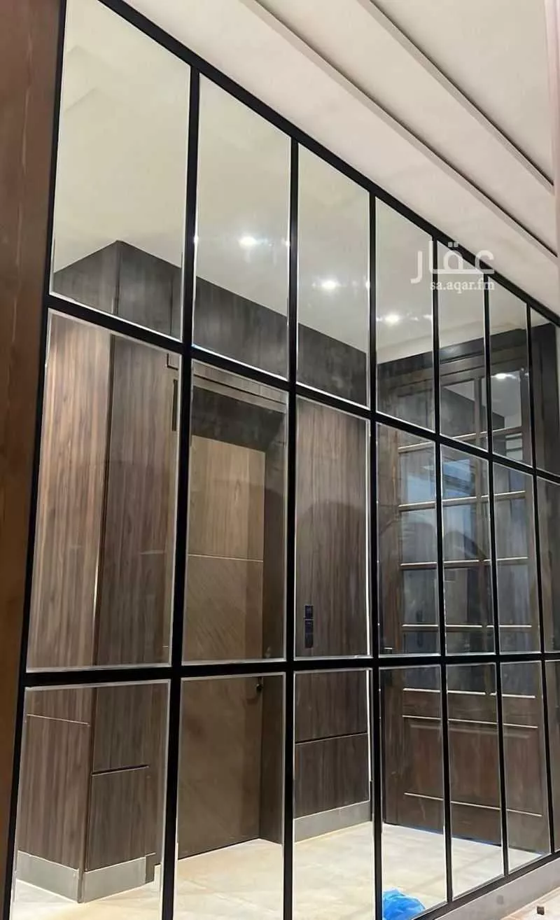 فيلا 10 غرف في الملك فهد 8