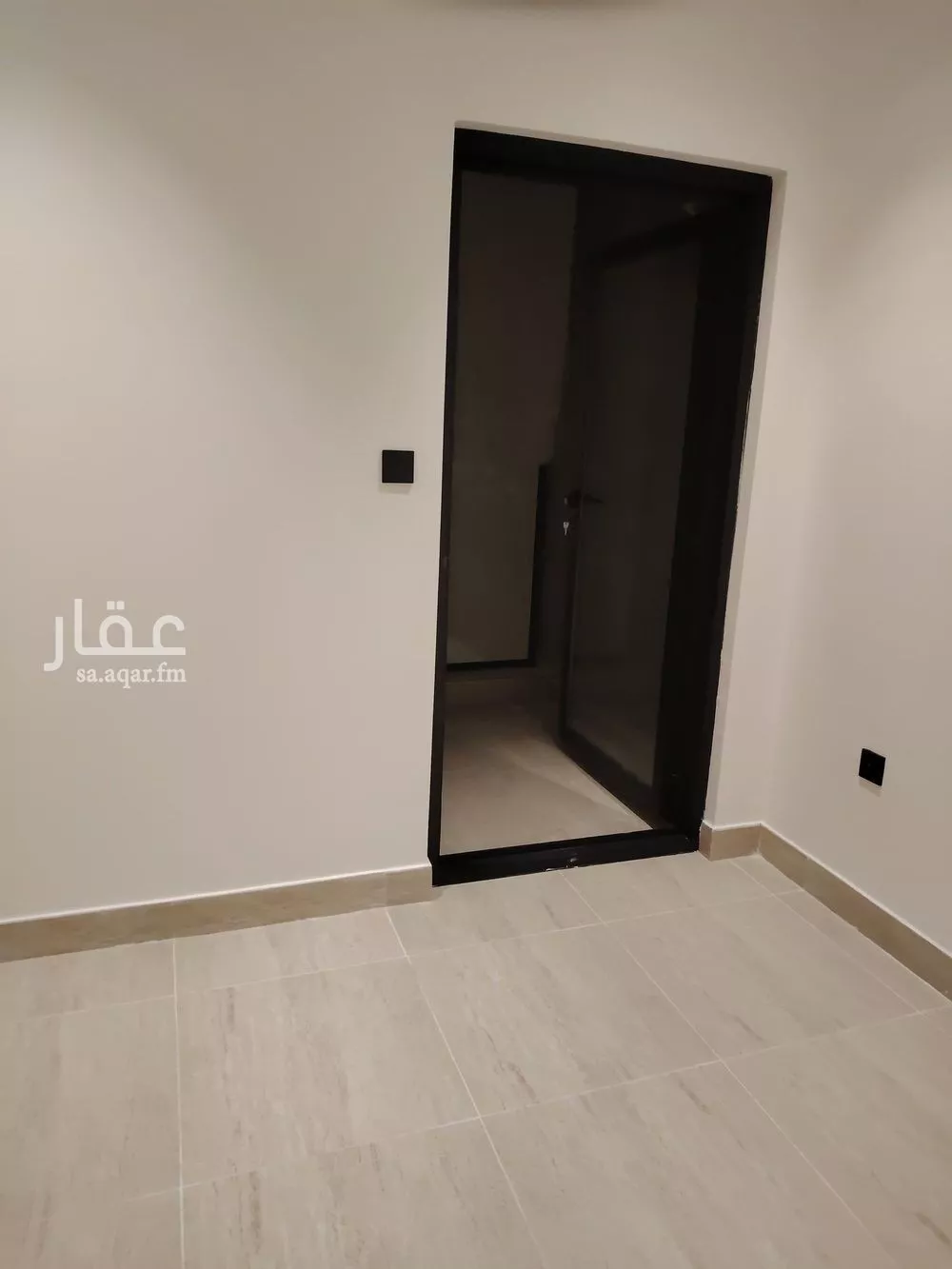 شقة 3 غرف في الحمرا 8