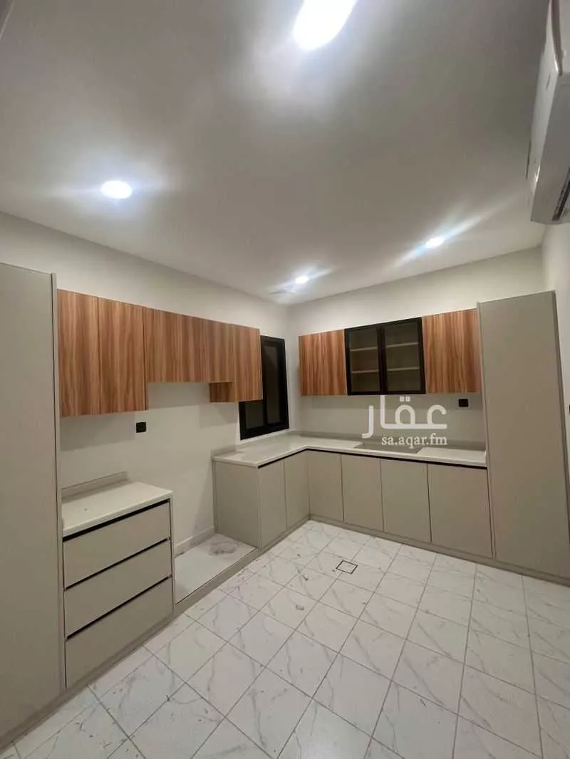 شقة 4 غرف في الحمرا 7