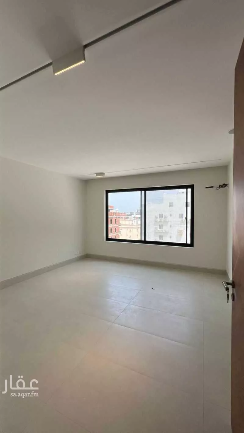 فيلا 6 غرف في النزهة 10