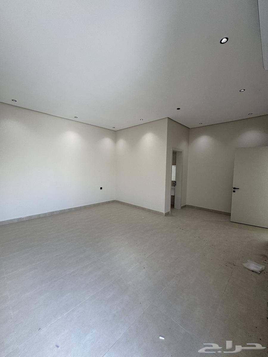 شقة 5 غرف في الخليج 2