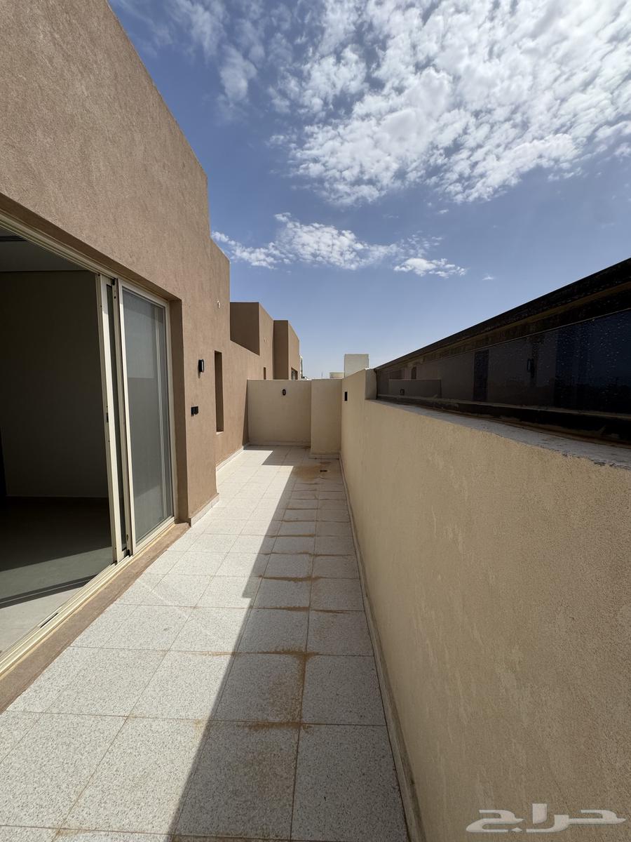 شقة 5 غرف في الخليج 11