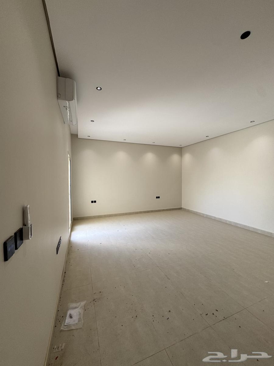 شقة 5 غرف في الخليج 3