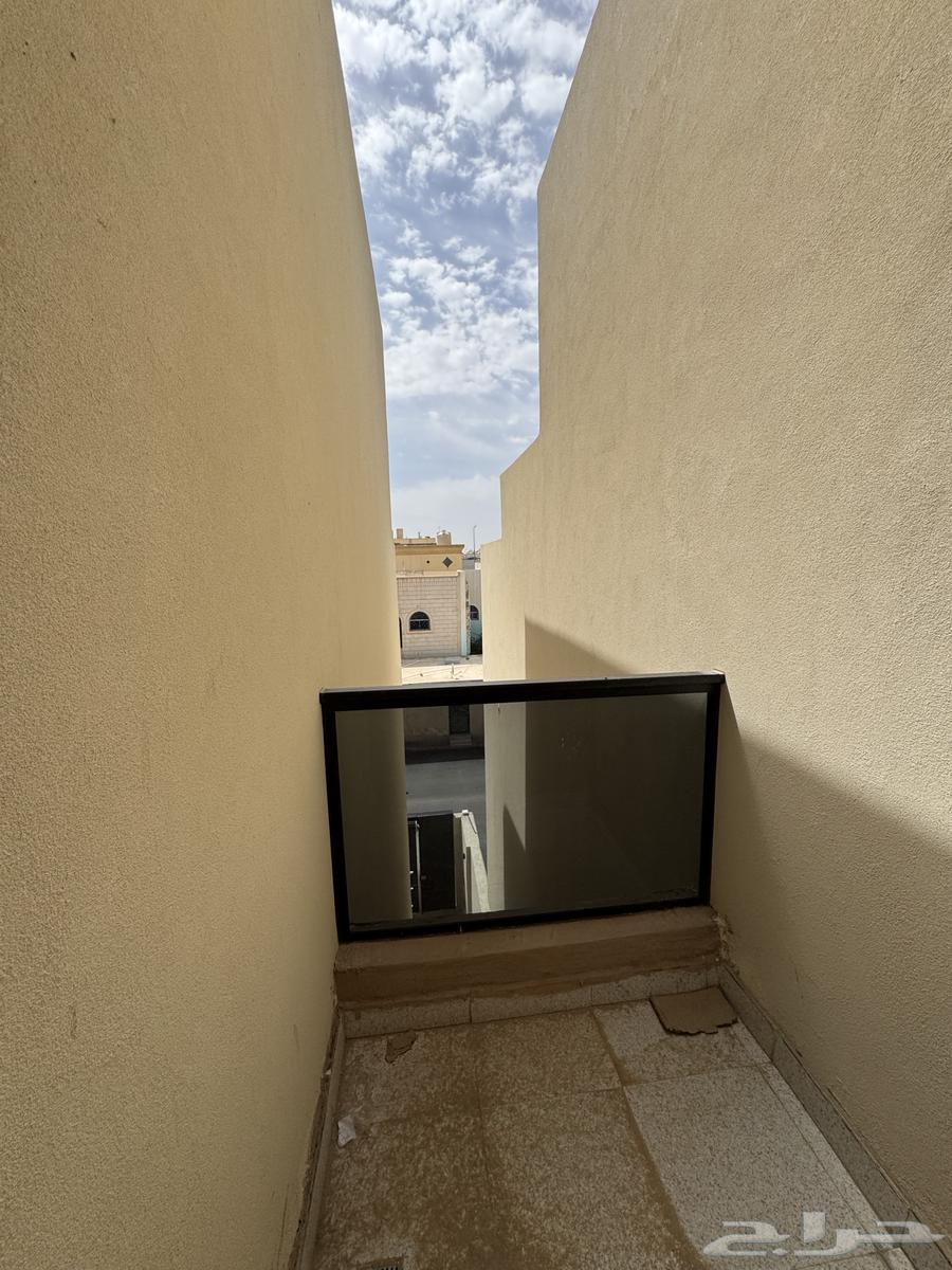 شقة 5 غرف في الخليج 9