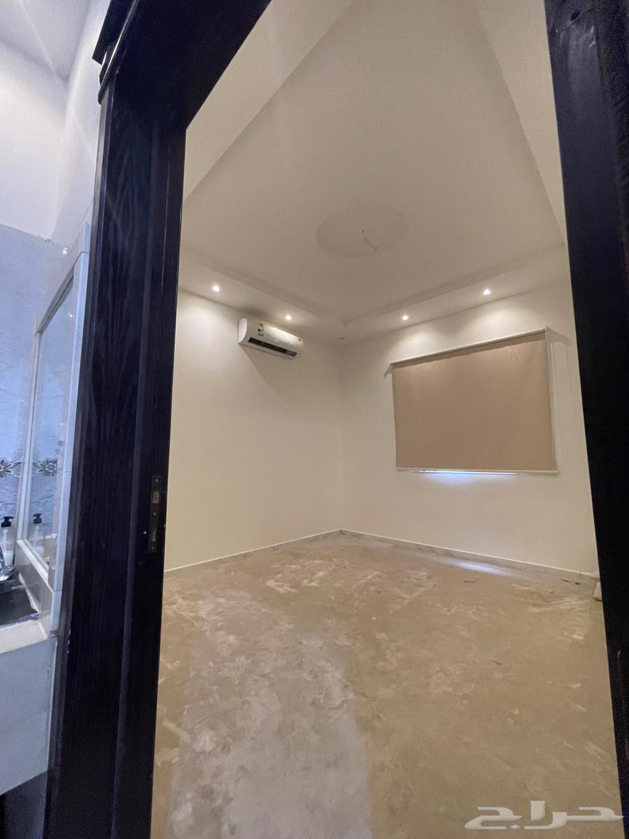 فيلا 16 غرف في البيان 20