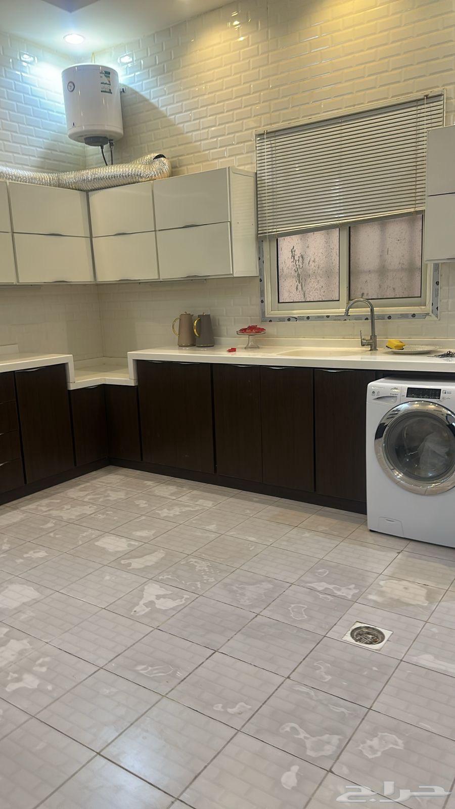 فيلا 16 غرف في البيان 7