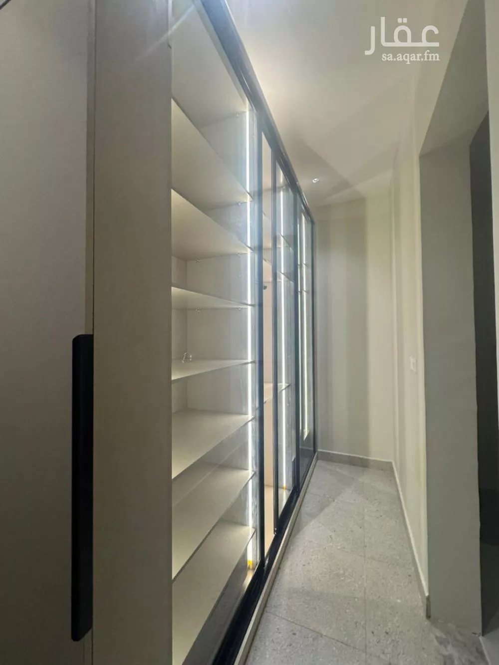 فيلا 3 غرف في النرجس 12