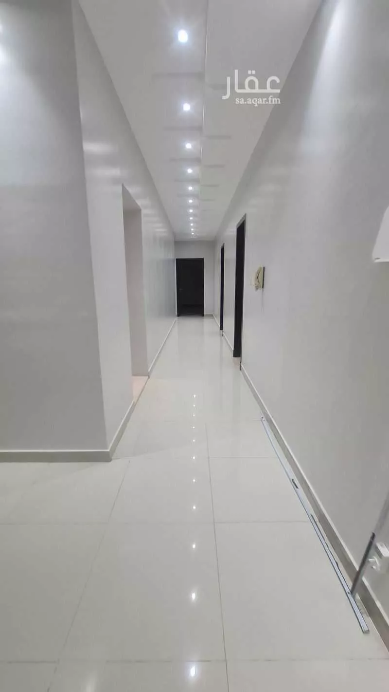 شقة 5 غرف في الروابي 4