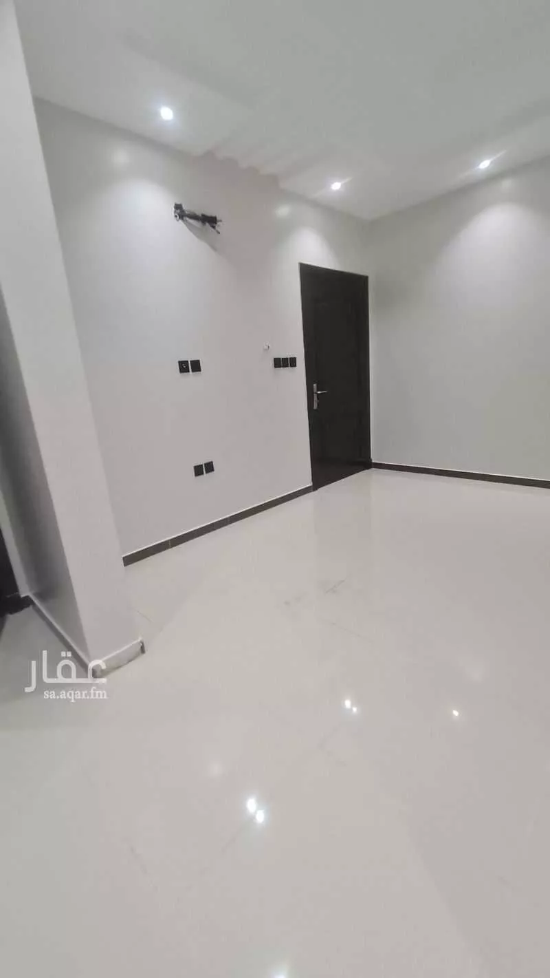 شقة 5 غرف في الروابي 5