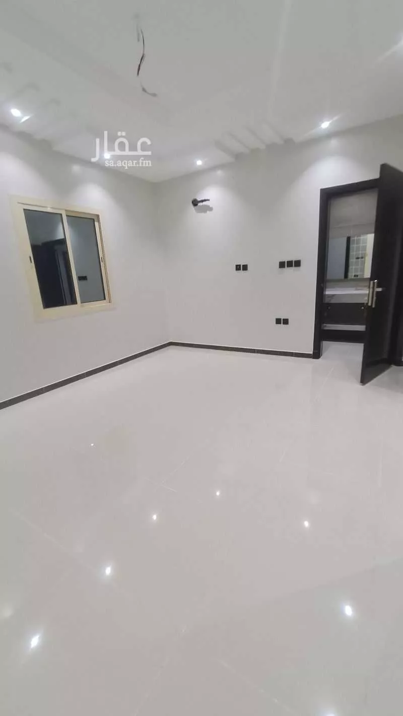 شقة 5 غرف في الروابي 8