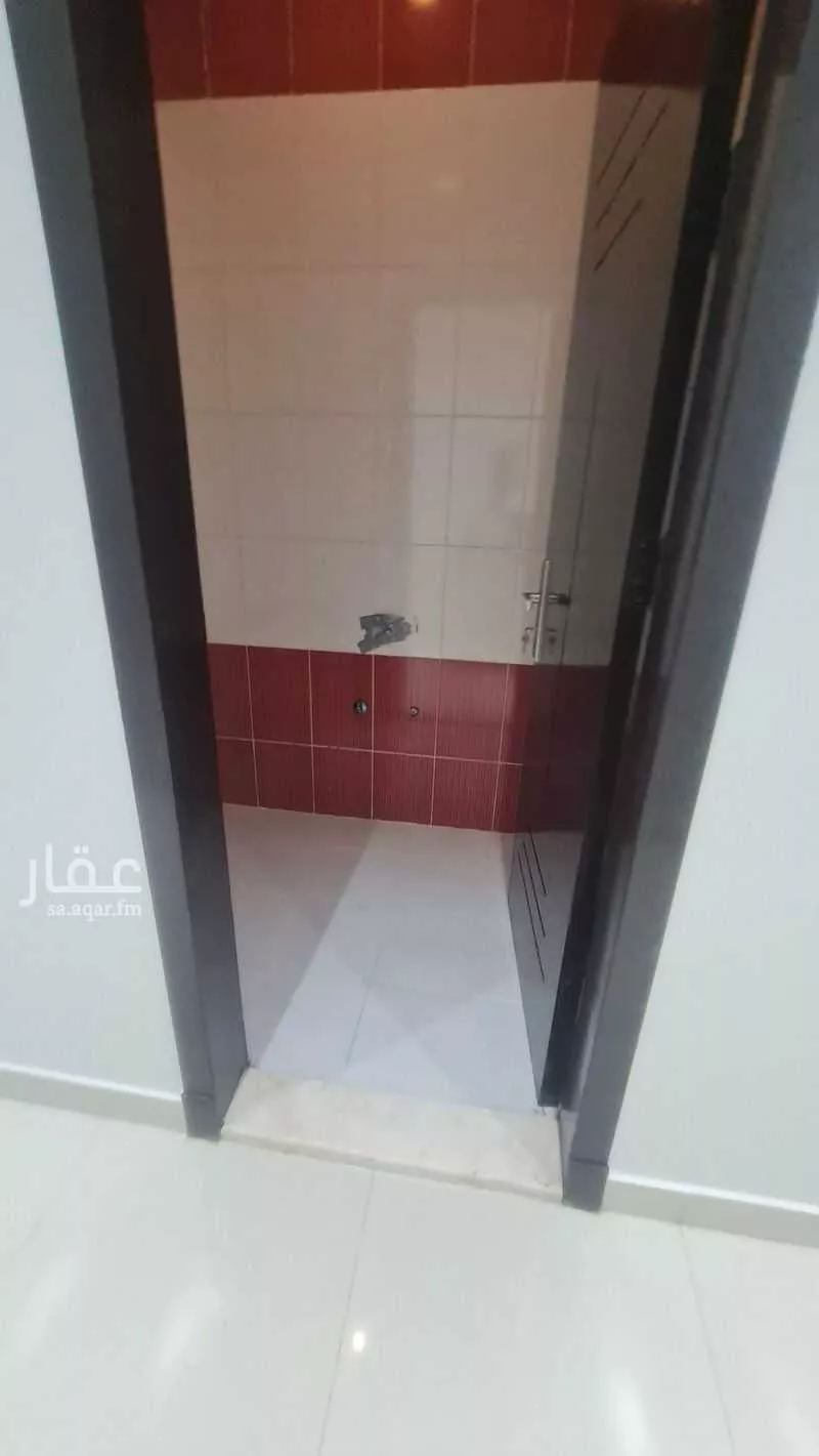 شقة 5 غرف في الروابي 10