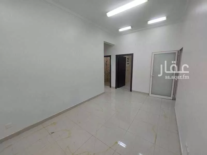 3 bedroom apartment in Al Aziziyah 11