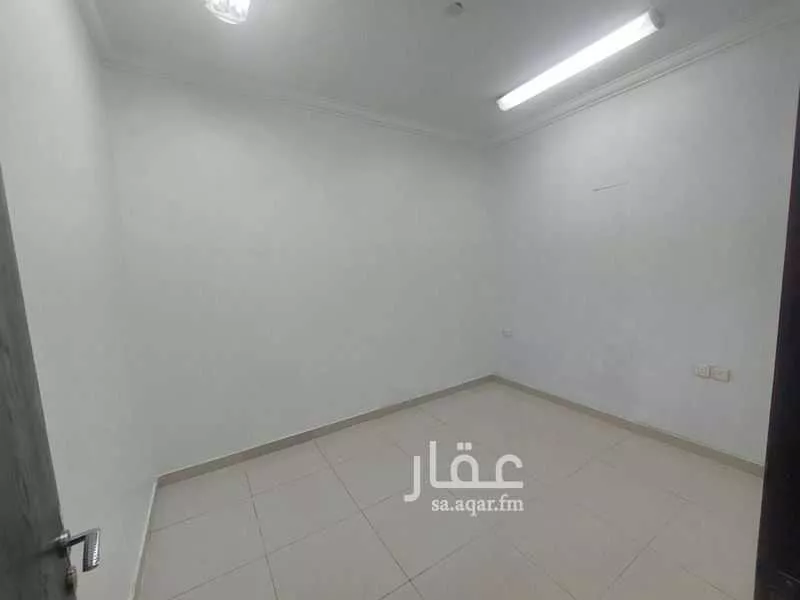 3 bedroom apartment in Al Aziziyah 4