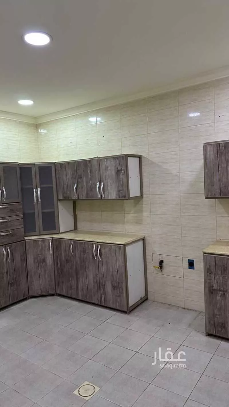 شقة 5 غرف في الفرسان 3