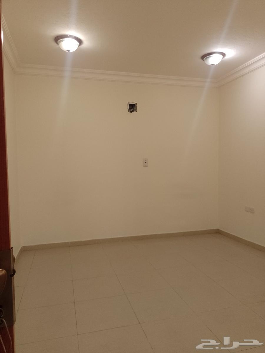 شقة 2 غرف في الثقبة 3