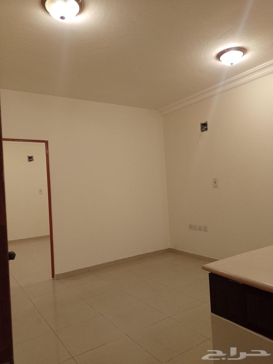 شقة 2 غرف في الثقبة 4