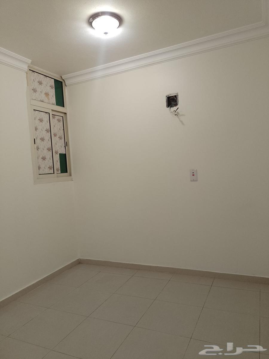 شقة 2 غرف في الثقبة 5