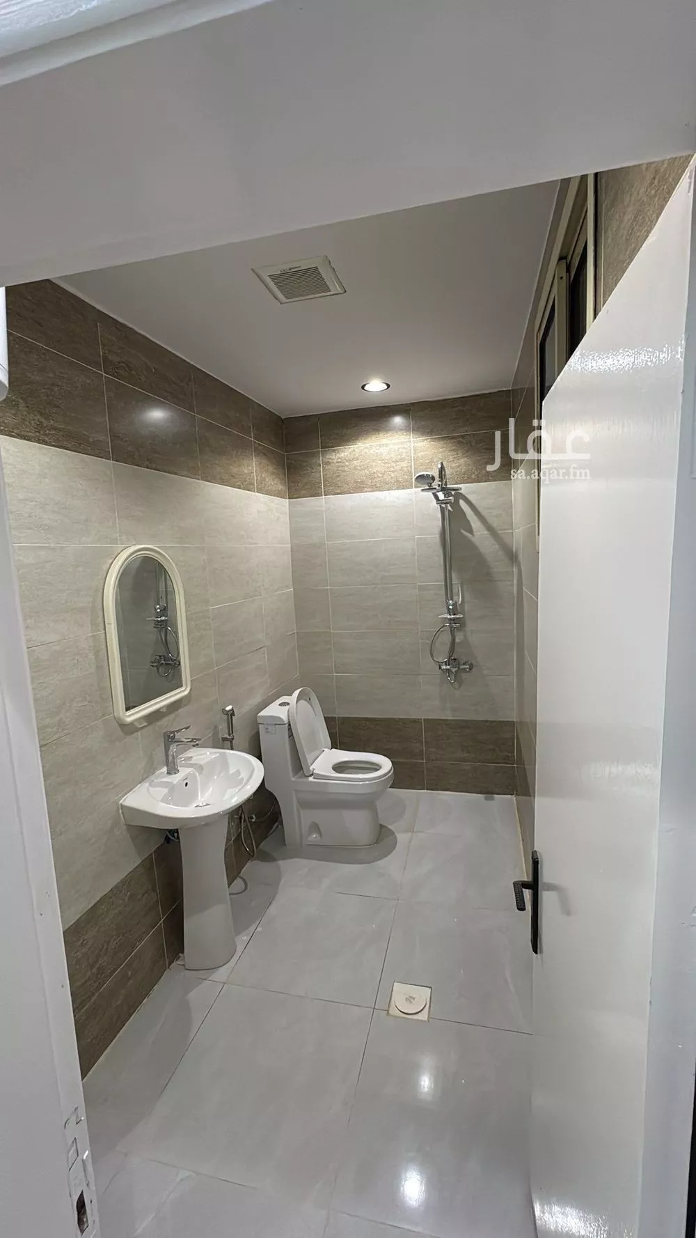 دور 1 غرف في الملز 8