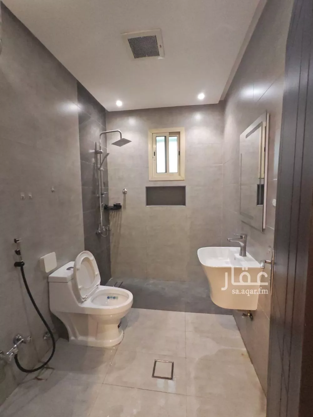 شقة 1 غرف في الملقا 2