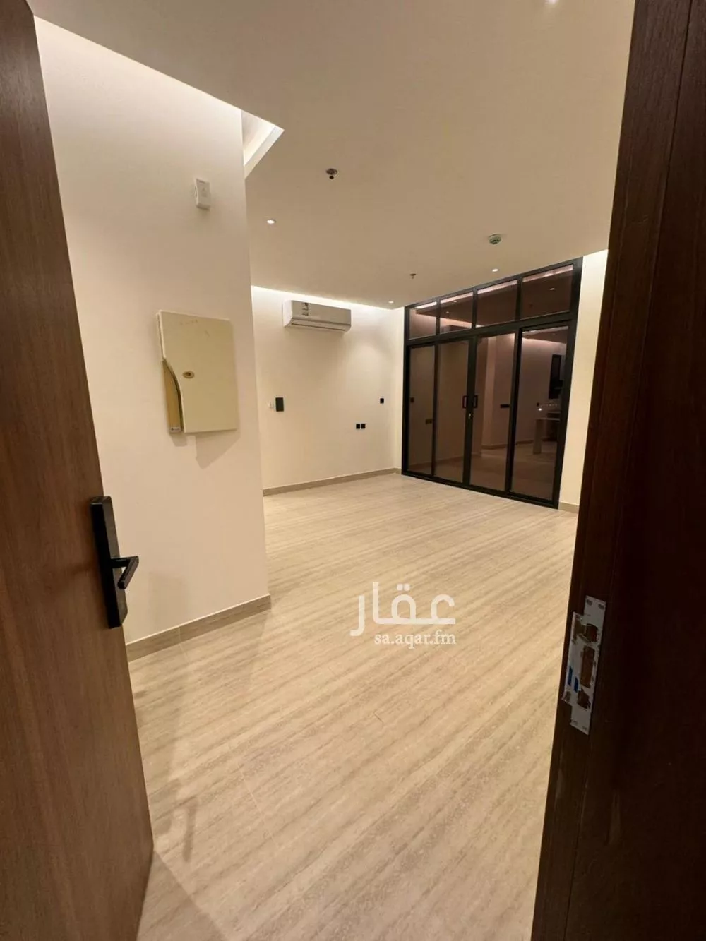 شقة 4 غرف في العارض 6