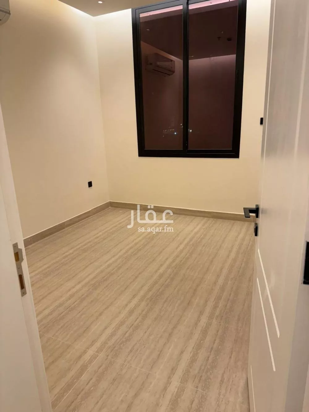 شقة 4 غرف في العارض 7