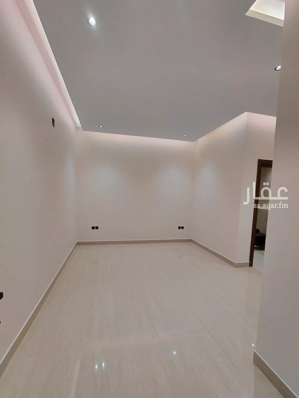 شقة 4 غرف في الشرق 15