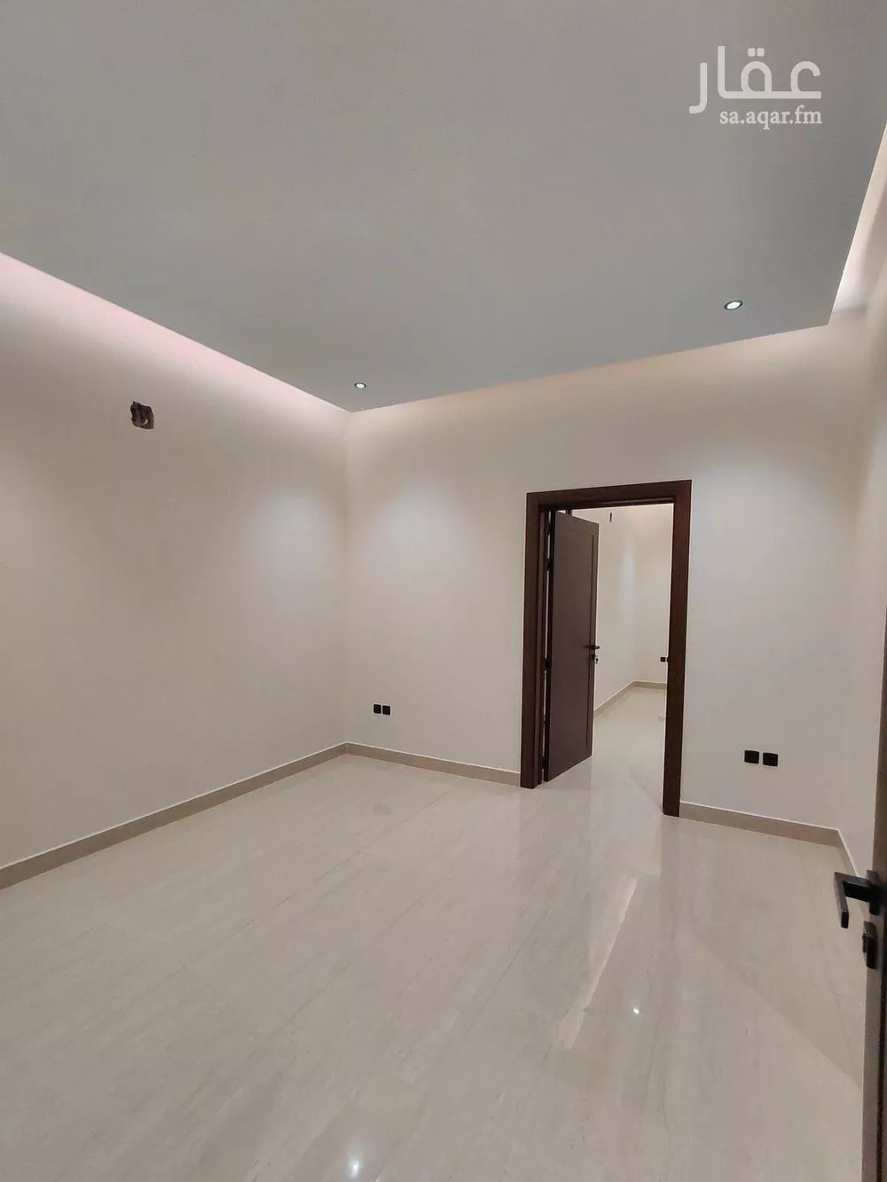 شقة 4 غرف في الشرق 18