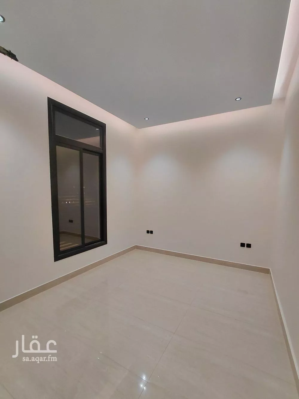 شقة 4 غرف في الشرق 10