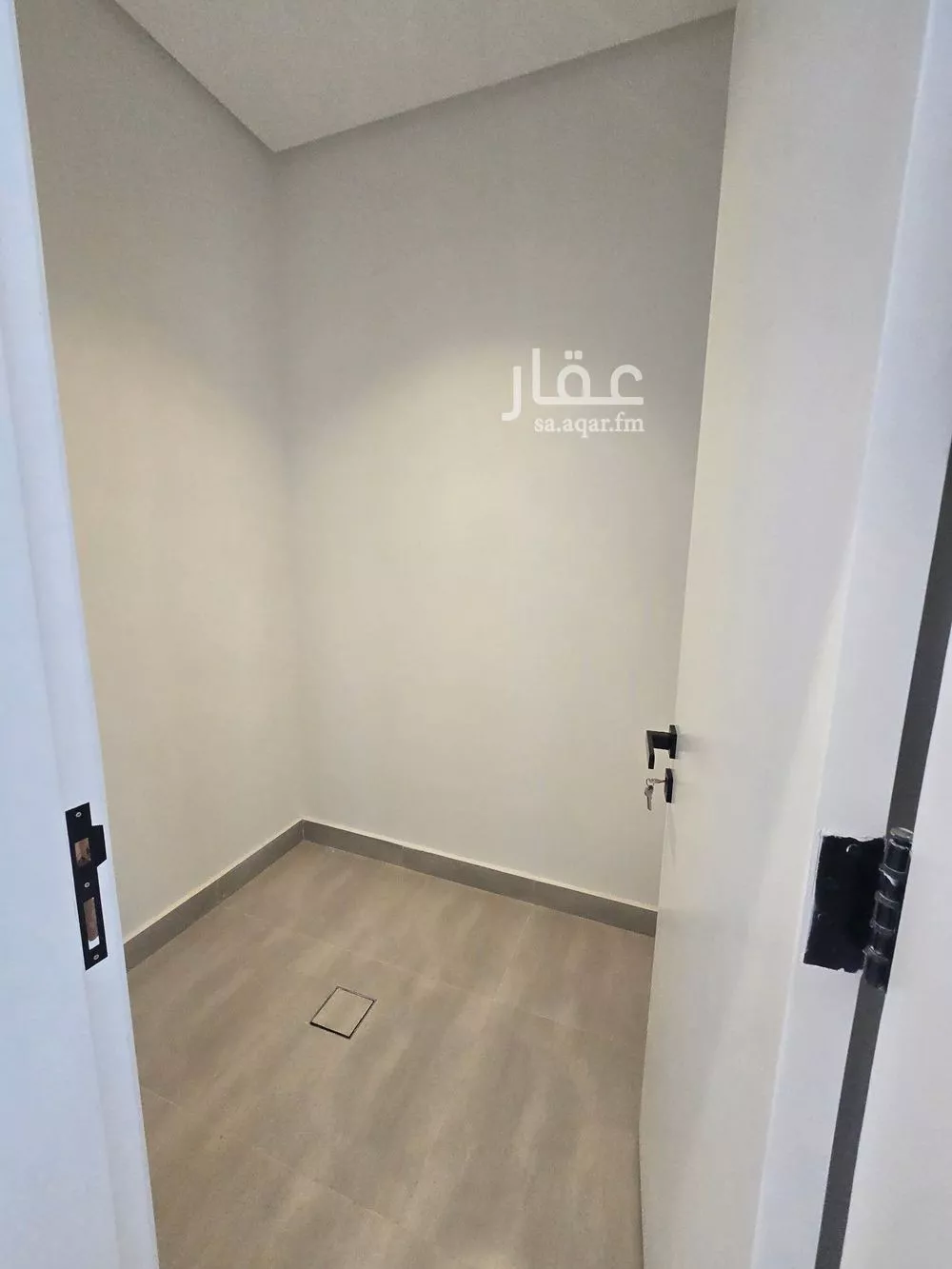 شقة 2 غرف في العقيق 11