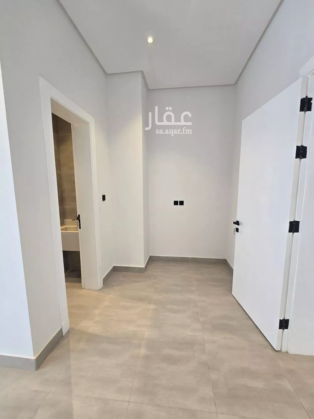 شقة 2 غرف في العقيق 17