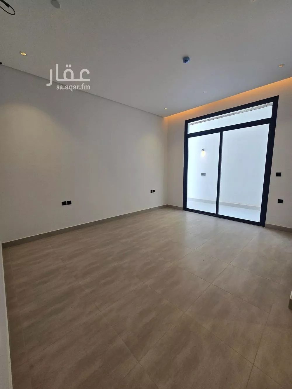 شقة 2 غرف في العقيق 4