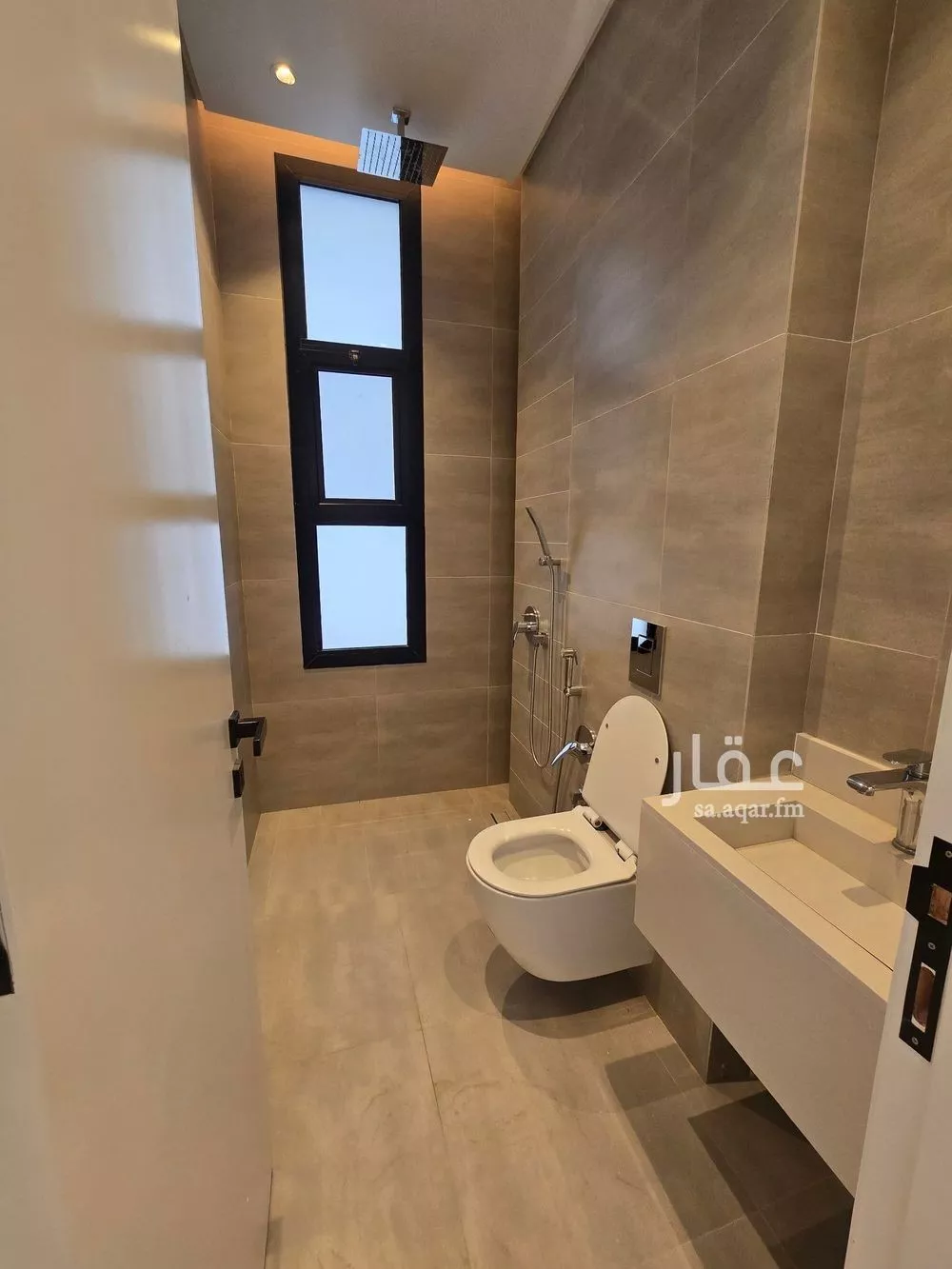 شقة 2 غرف في العقيق 8