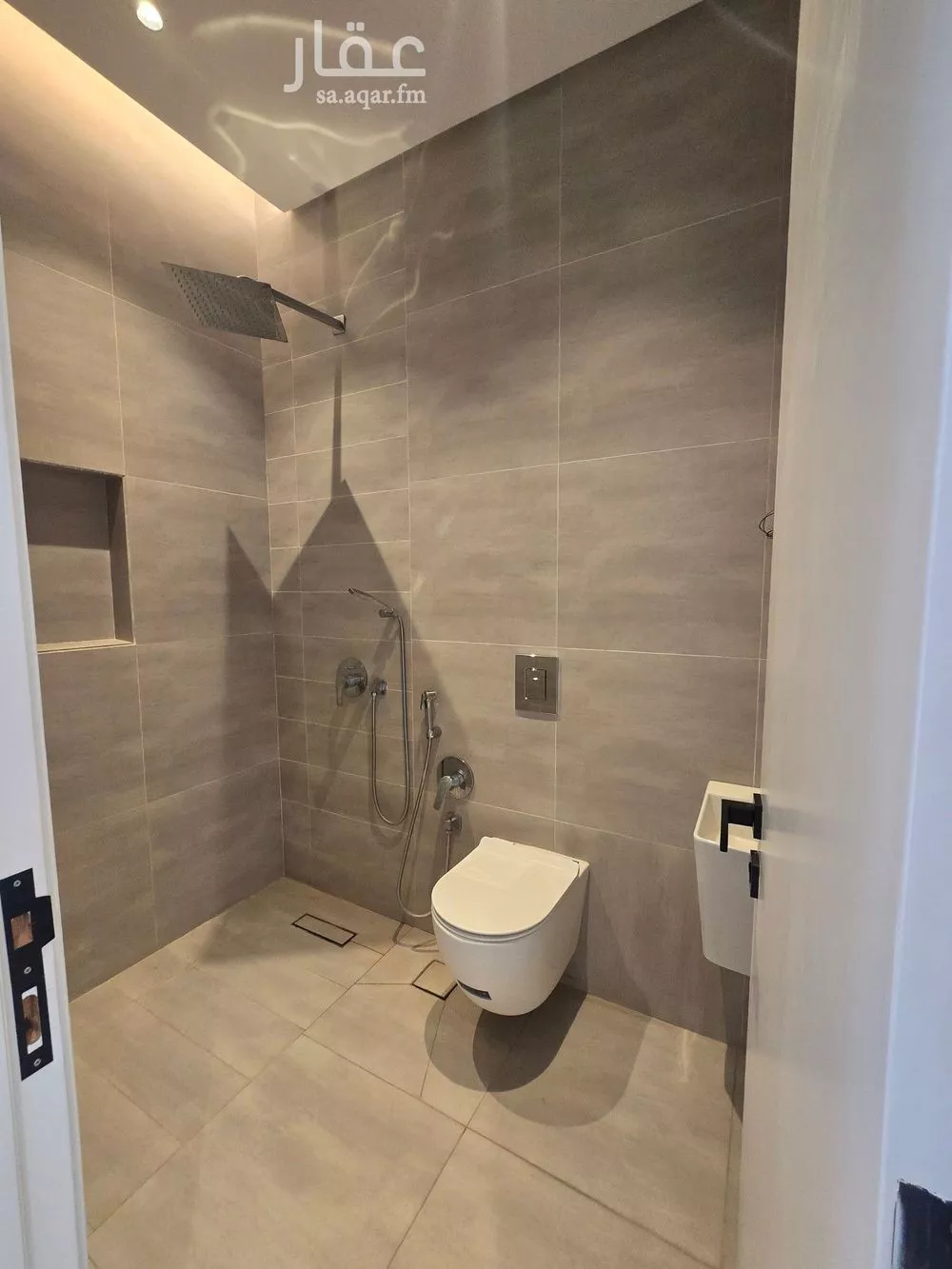 شقة 2 غرف في العقيق 9